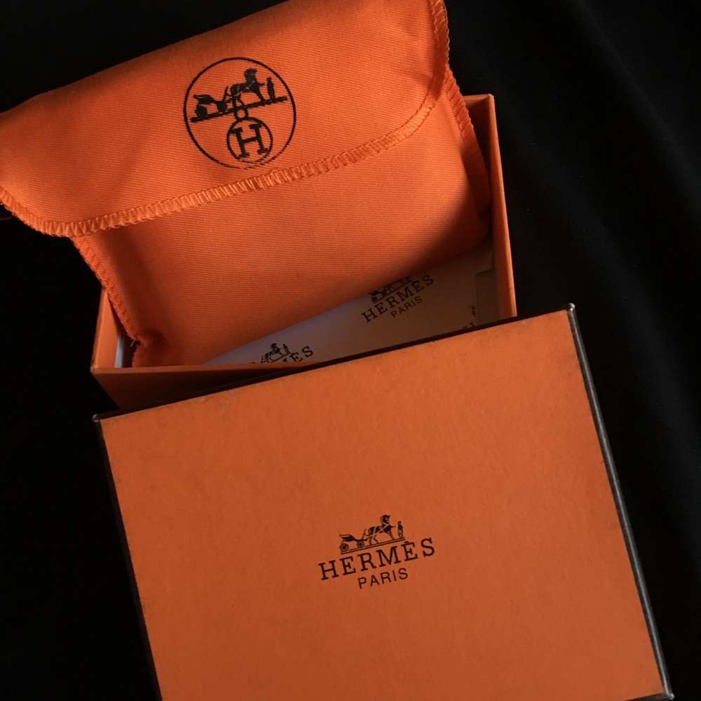 Authentic Pink Hermēs Paris Wallet